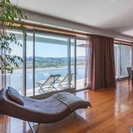 The Douro River House - Oporto *
